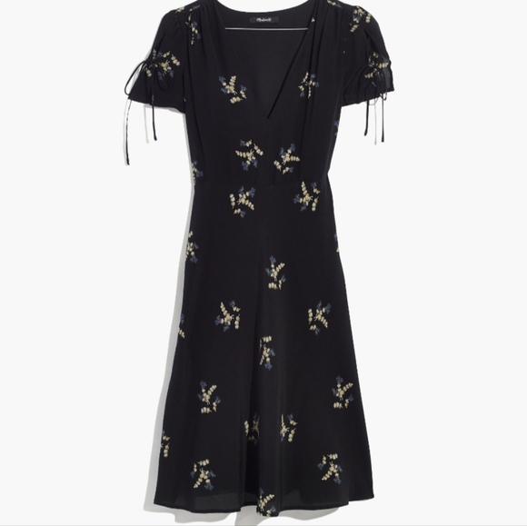 Madewell Dresses & Skirts - (Host Pick)Madewell Silk Poppy dress in Wild Botanic print